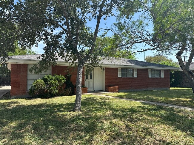property at 203 Driftwood Dr