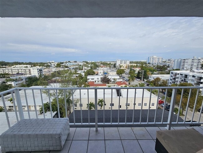 6900 Bay Dr in Miami Beach, FL - Building Photo - Building Photo