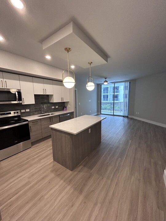 6131 NE 3rd Ave, Unit 803 in Fort Lauderdale, FL - Building Photo