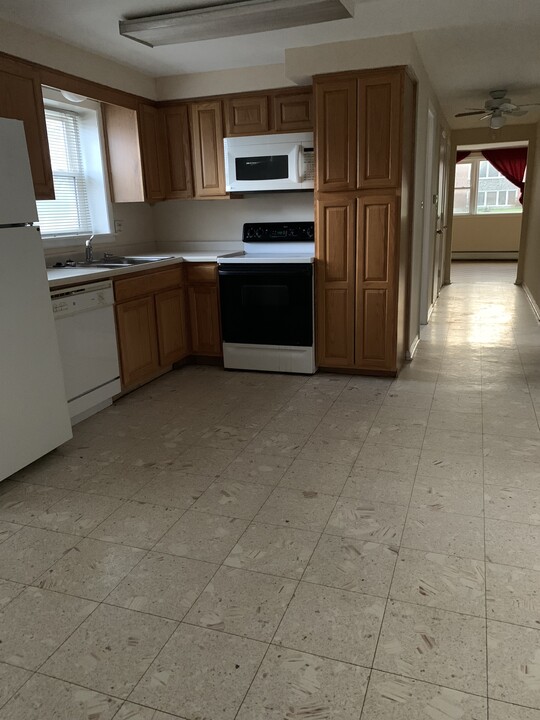 620 56th Pl, Unit #1 in Clarendon Hills, IL - Building Photo