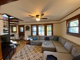 2104 E Mifflin St in Madison, WI - Building Photo