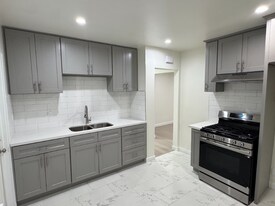 421 E Acacia Ave in Glendale, CA - Building Photo