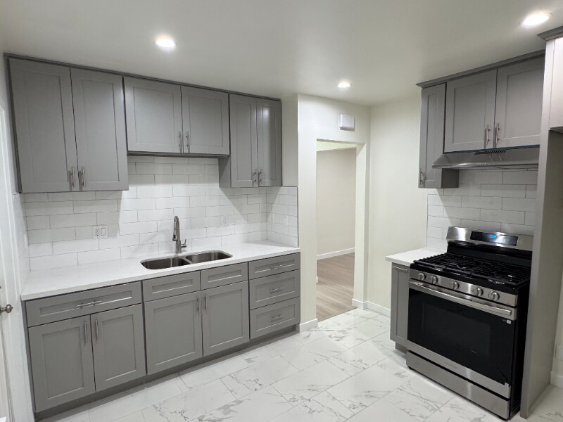 421 E Acacia Ave in Glendale, CA - Building Photo