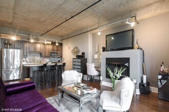 6 S Laflin St, Unit 901 in Chicago, IL - Foto de edificio - Building Photo