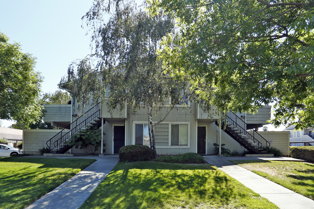 1097 Tekman Dr in San Jose, CA - Building Photo