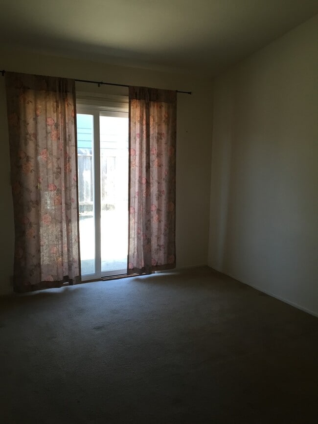 925 Camino Lindo in Goleta, CA - Building Photo - Building Photo