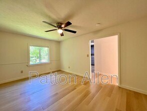 239 Cedar Hill Rd in Asheville, NC - Building Photo - Building Photo