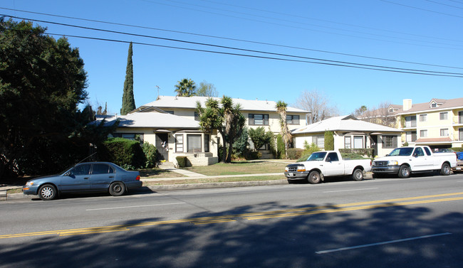 6901 Kester Ave in Van Nuys, CA - Building Photo - Building Photo