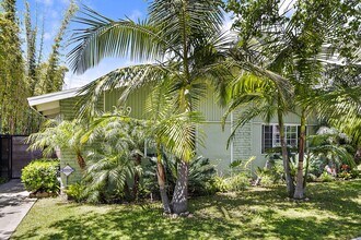 329 Orizaba Ave in Long Beach, CA - Building Photo - Building Photo