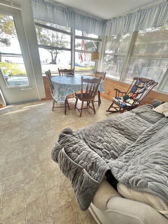 25 Smooth Ledge Rd in Standish, ME - Building Photo
