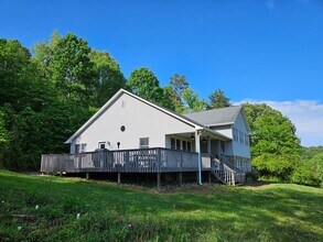 416 Harrington Hollow Rd in Bluff City, TN - Building Photo - Building Photo