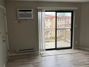 448 E Osage Ln, Unit #3A in Palatine, IL - Foto de edificio - Building Photo