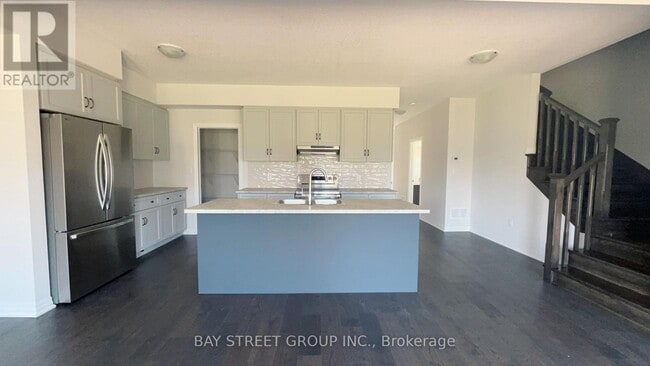 75 Hillcrest Rd in Port Colborne, ON - Building Photo - Building Photo