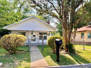 214 Chitwood St in Hot Springs, AR - Building Photo - Building Photo