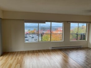 951 Cedar St in Campbell River, BC - Building Photo - Building Photo