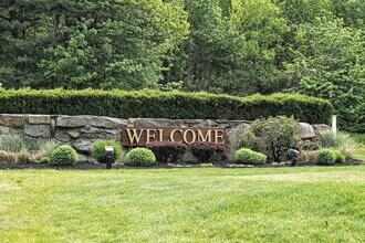 5 Longview Dr in Atkinson, NH - Building Photo - Building Photo