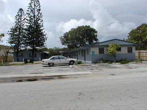 2230 Madison St in Hollywood, FL - Building Photo - Other