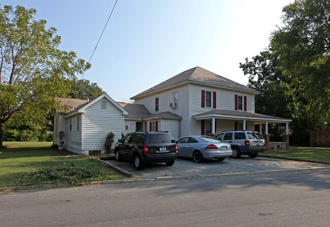 161 E Glendale Ave in Mount Holly, NC - Foto de edificio - Building Photo