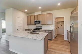 10830 Cloudless Ct in Conroe, TX - Building Photo - Building Photo