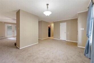 921 Hemingway Rd in Stone Mountain, GA - Building Photo - Building Photo