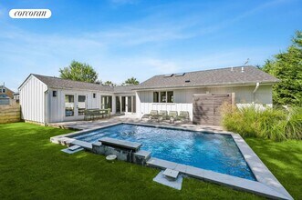 28 Cliff Dr in Sag Harbor, NY - Building Photo - Building Photo