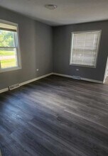 36939 N Green Bay Rd in Waukegan, IL - Building Photo - Building Photo