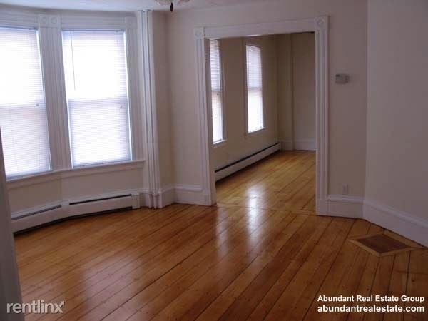 547 Broadway-Unit -Apt 1 in Somerville, MA - Building Photo - Building Photo