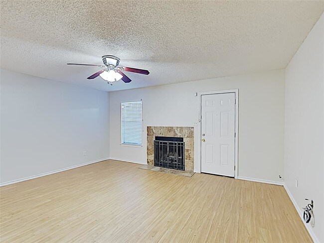 3724 Cibolo Dr in Fort Worth, TX - Foto de edificio - Building Photo