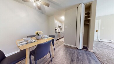 Broadway Crossing Apartments in Merrillville, IN - Building Photo - Building Photo