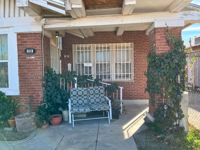 3618 Clifton Ave in El Paso, TX - Building Photo - Building Photo
