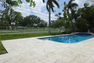 1310 Blue Rd in Coral Gables, FL - Building Photo - Building Photo