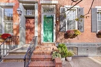 2207 Lombard St in Philadelphia, PA - Building Photo - Building Photo