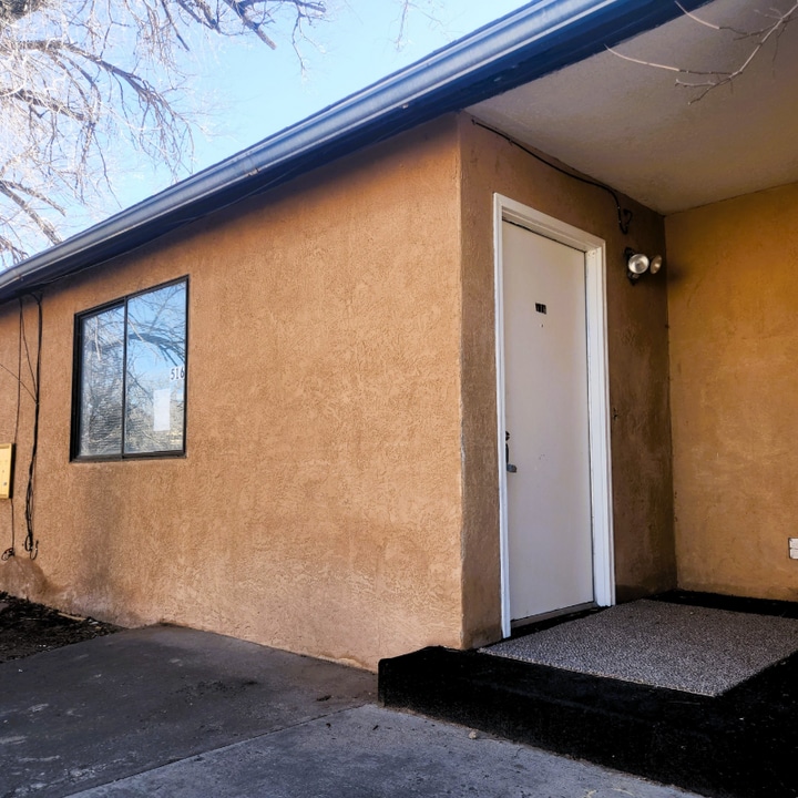 516 Lewis Ave SE in Albuquerque, NM - Foto de edificio