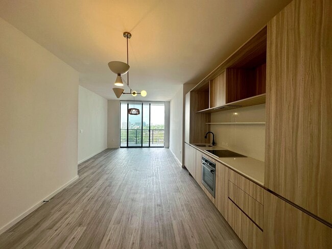 property at 402 NE 34th St