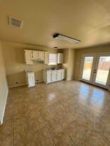 4329 Caroline St in Laredo, TX - Building Photo - Building Photo