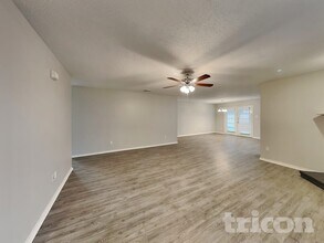 172 Washington Way in Venus, TX - Building Photo - Building Photo