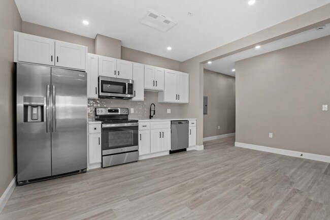 5 Washington Ave, Unit 503 in Revere, MA - Building Photo - Building Photo