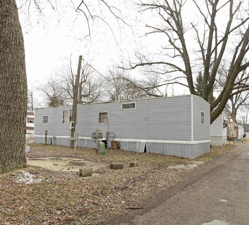 Big Trees Mobile Home Community in Westland, MI - Building Photo