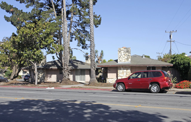 1010 W Alisal St in Salinas, CA - Building Photo - Building Photo