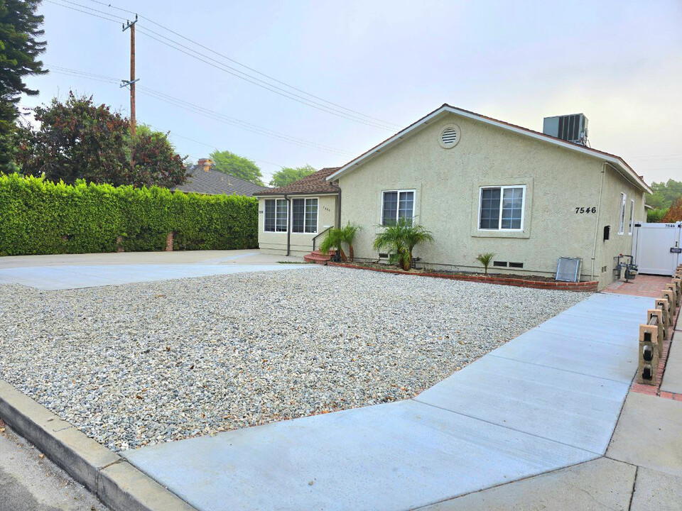 7548 Gaviota Ave in Van Nuys, CA - Building Photo