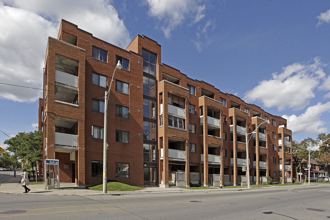 Lambert Lodge in Toronto, ON - Building Photo