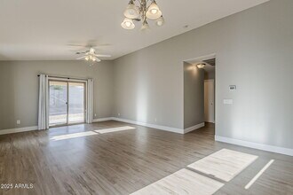 13930 W Country Gables Dr in Surprise, AZ - Building Photo - Building Photo
