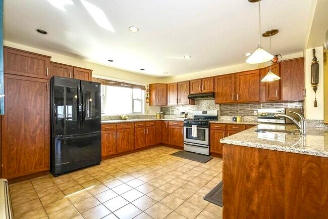 86 Palfrey Rd in Belmont, MA - Foto de edificio - Building Photo