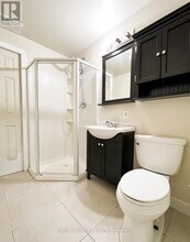 313 Bronte Rd in Oakville, ON - Building Photo - Building Photo