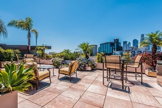 Savoy in Los Angeles, CA - Foto de edificio - Building Photo