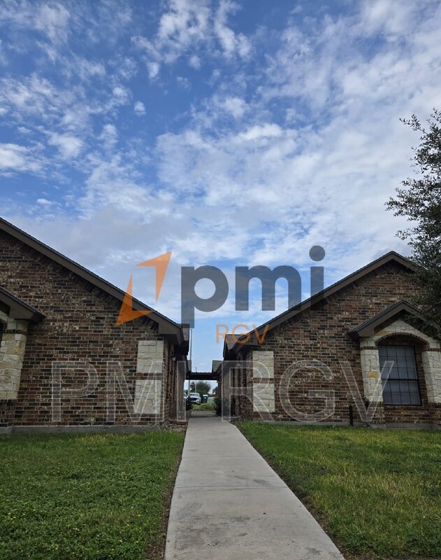 property at 112 W Amy Dr