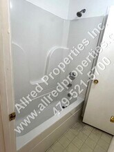 1712 N Noelle Ave in Fayetteville, AR - Building Photo - Building Photo