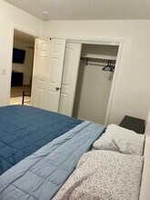 7447 Jewel Lake Rd, Unit 1 in Anchorage, AK - Building Photo - Building Photo