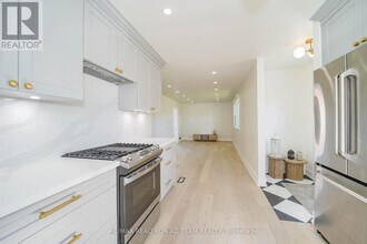 82 Admiral Rd in Ajax, ON - Building Photo - Building Photo