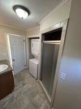 427 S Hamilton St, Unit B in Painted Post, NY - Foto de edificio - Building Photo